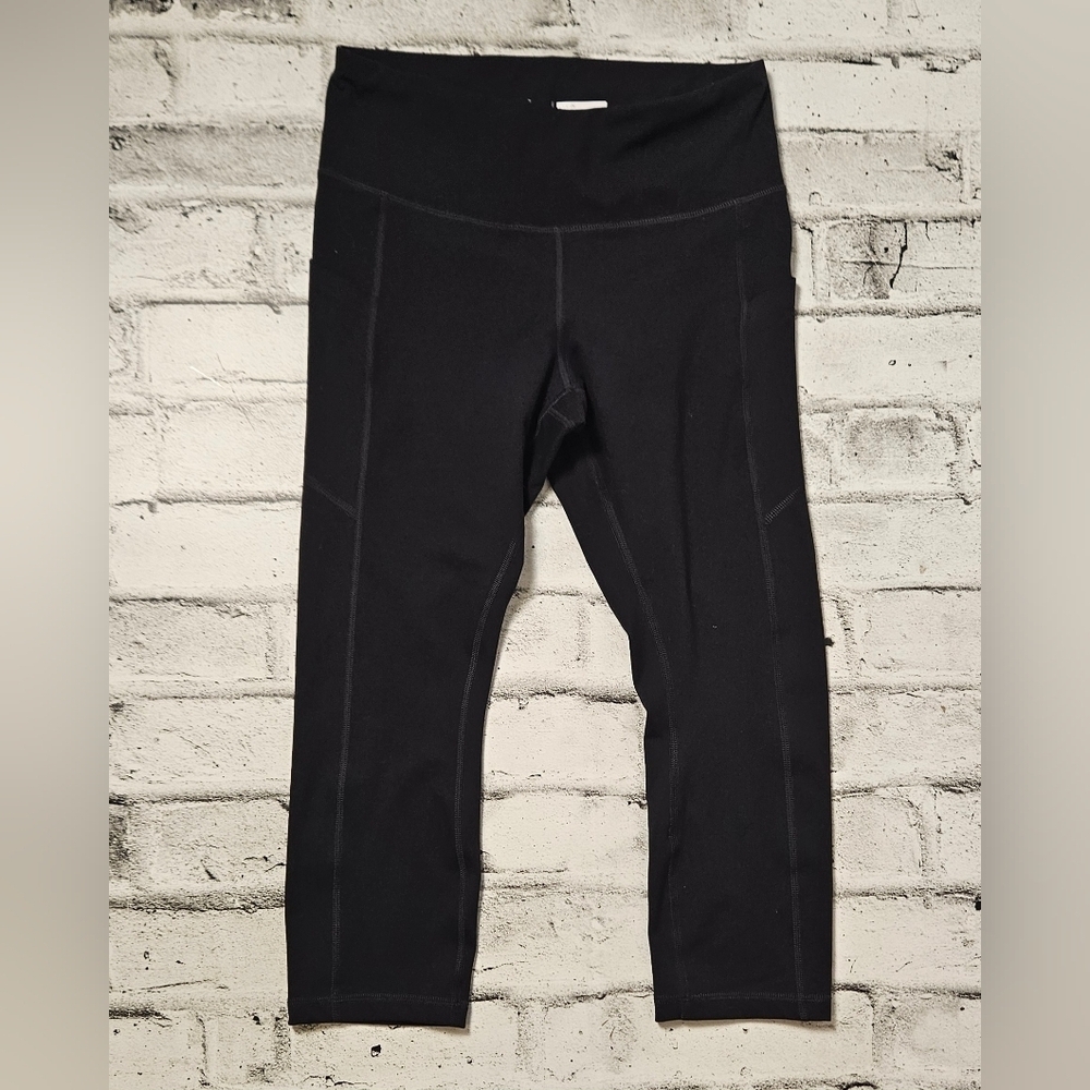 Shambhala Black Capri Leggings Size M High Rise Yoga Fitness Activewear